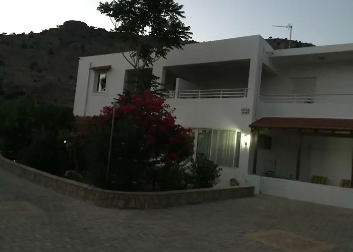 Eirini Appartement Pefki