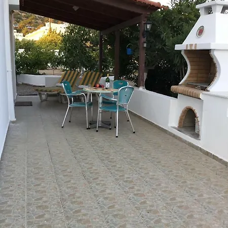 Eirini Апартаменты *